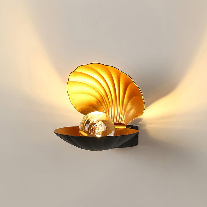 Pearl Clam Bracket light Wall Light