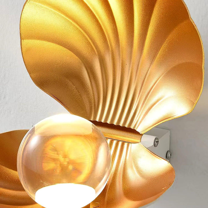 Pearl Clam Bracket light Wall Light